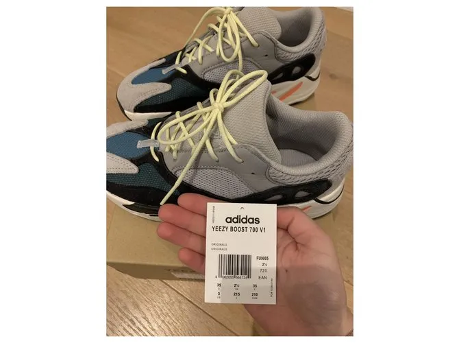 Adidas Yeezy boost wave runner 700 gris sólido Negro Naranja Verde oscuro 