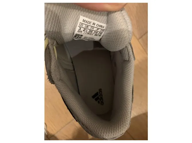 Adidas Yeezy boost wave runner 700 gris sólido Negro Naranja Verde oscuro 