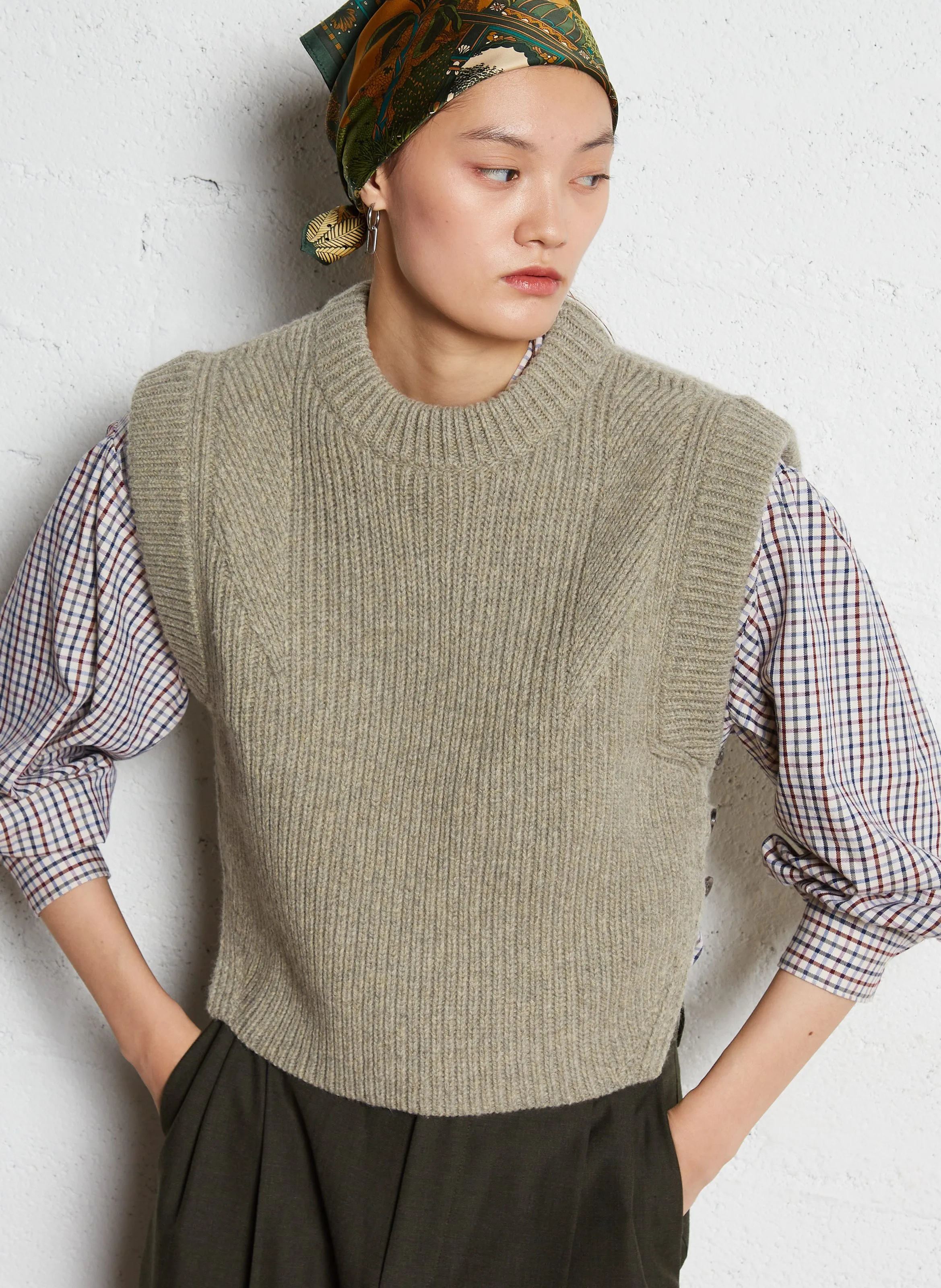 ALKY  JERSEY CORTO SIN MANGAS DE LANA CON CUELLO REDONDO EN GRIS