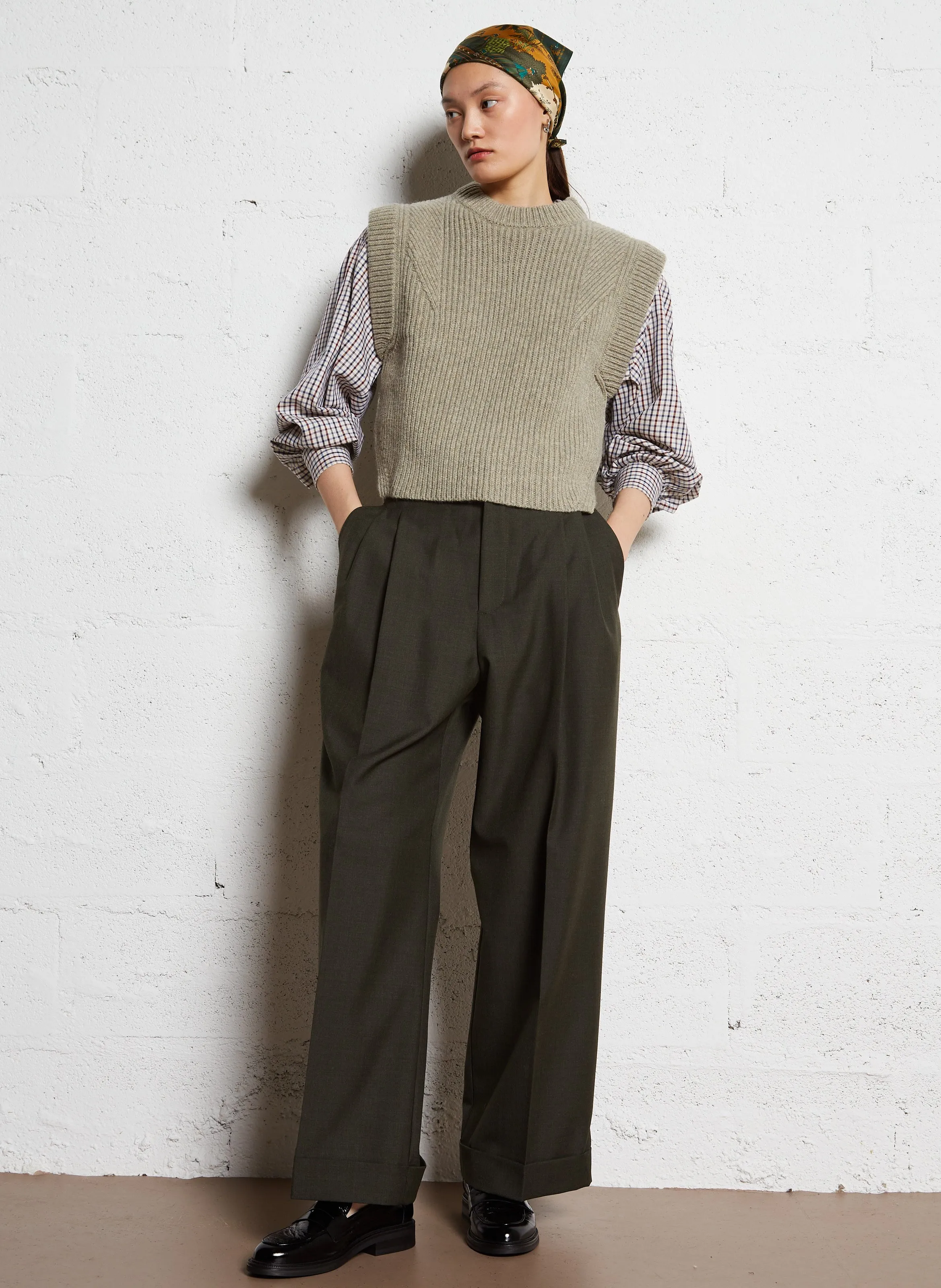 ALKY  JERSEY CORTO SIN MANGAS DE LANA CON CUELLO REDONDO EN GRIS