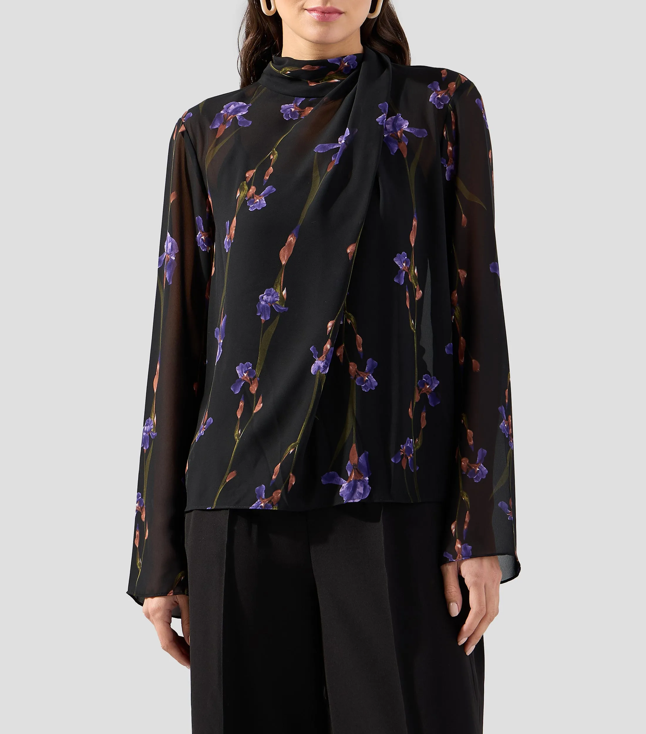 BCBGMAXAZRIA Blusa estampada de manga larga Mujer