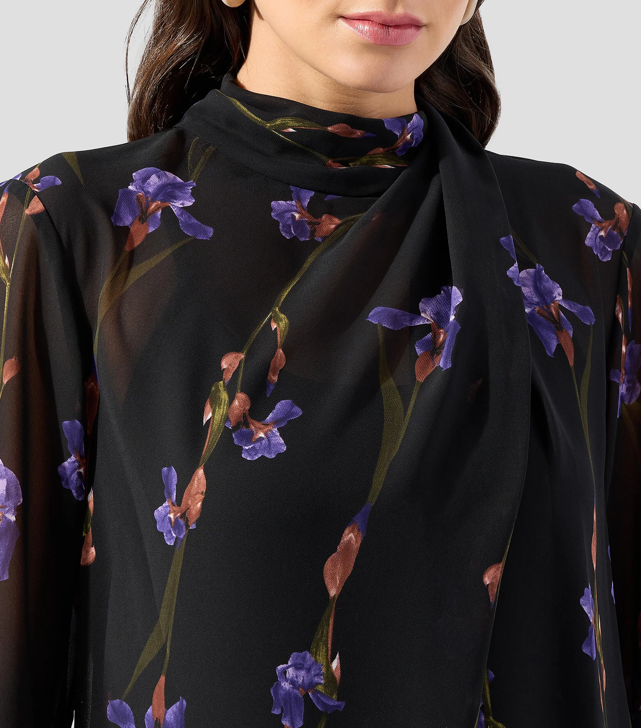 BCBGMAXAZRIA Blusa estampada de manga larga Mujer