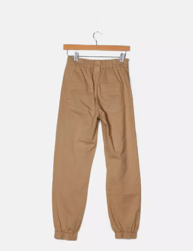 Bershka Pantalón beige jogger denim