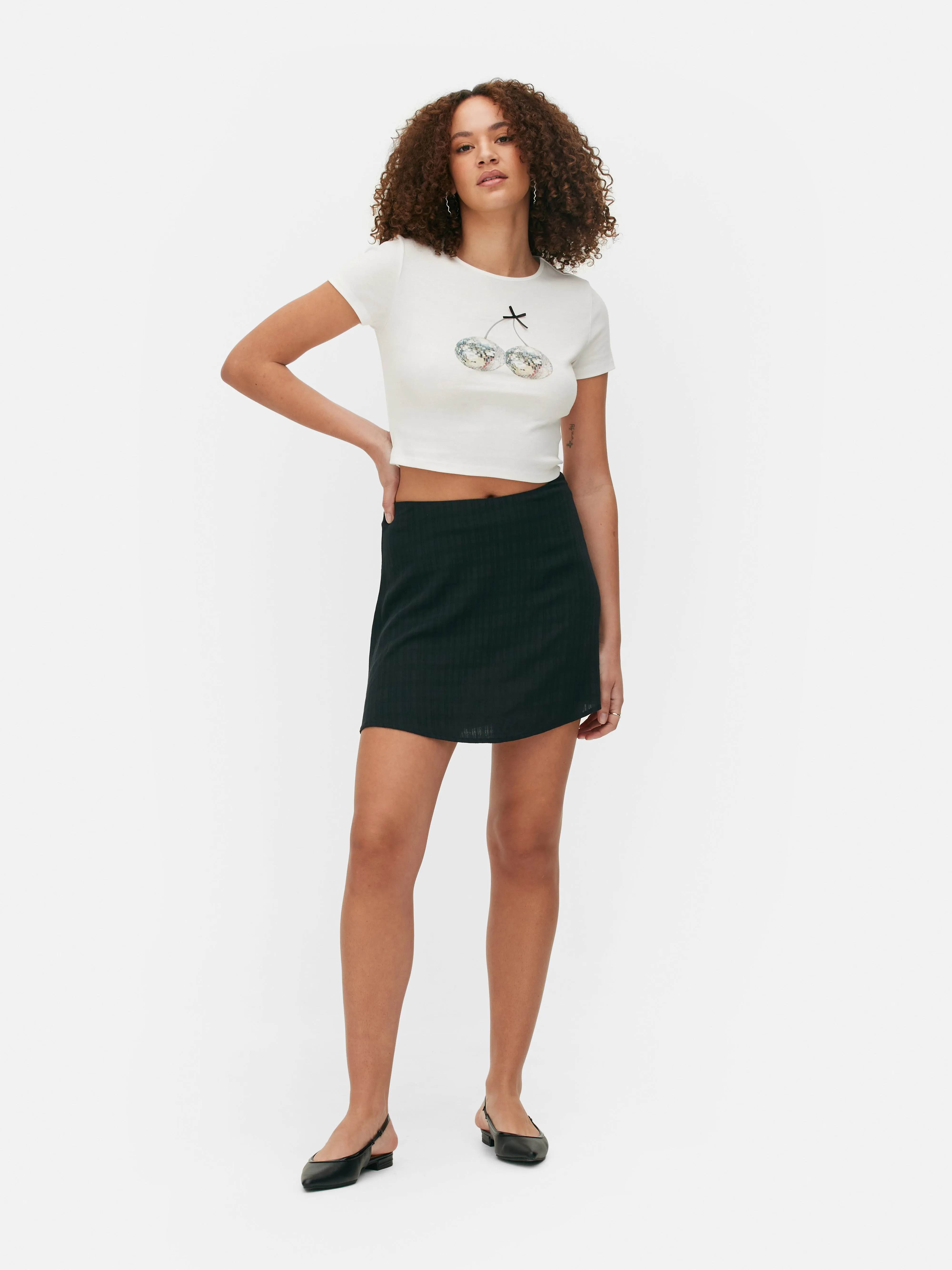 Camiseta corta con estampado gráfico
