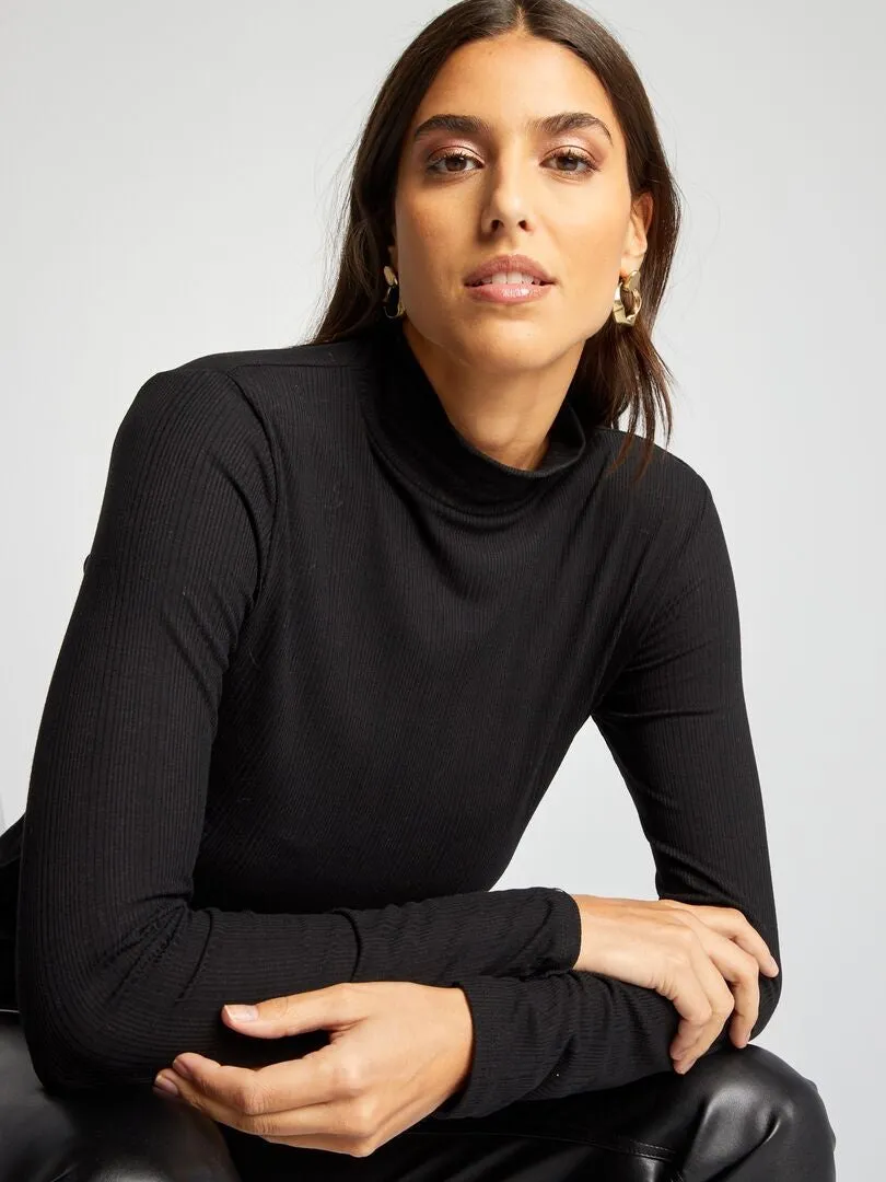 CAMISETA DE CUELLO ALTO  NEGRO