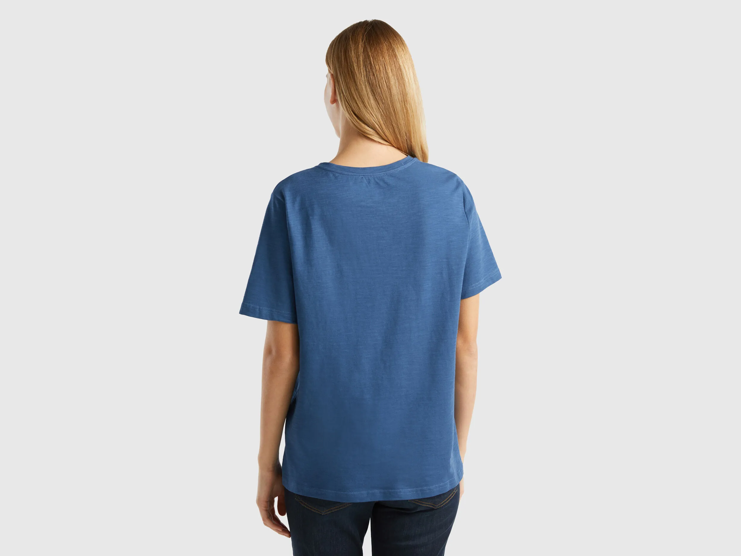 Camiseta de cuello redondo de algodón flameado