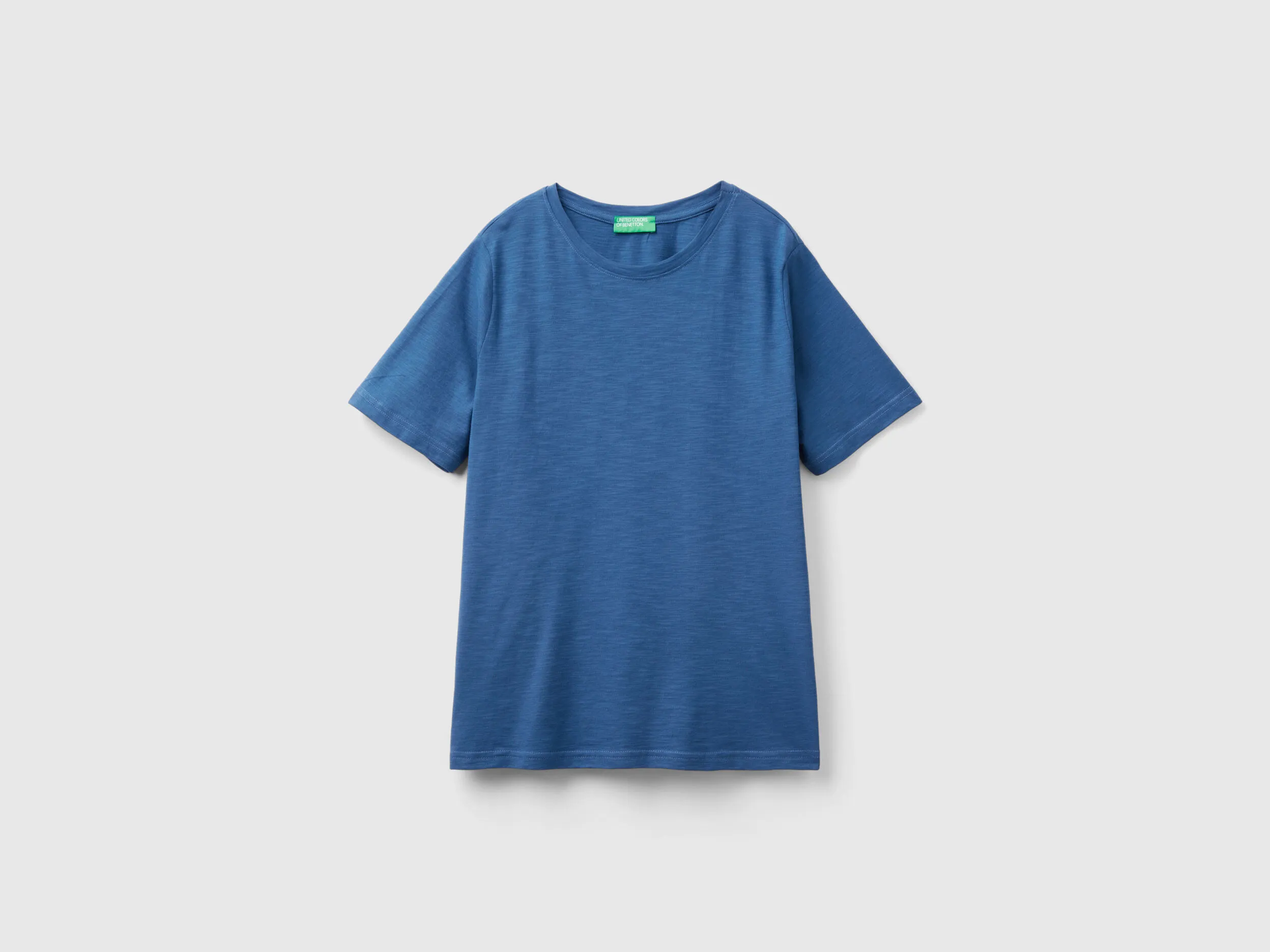 Camiseta de cuello redondo de algodón flameado