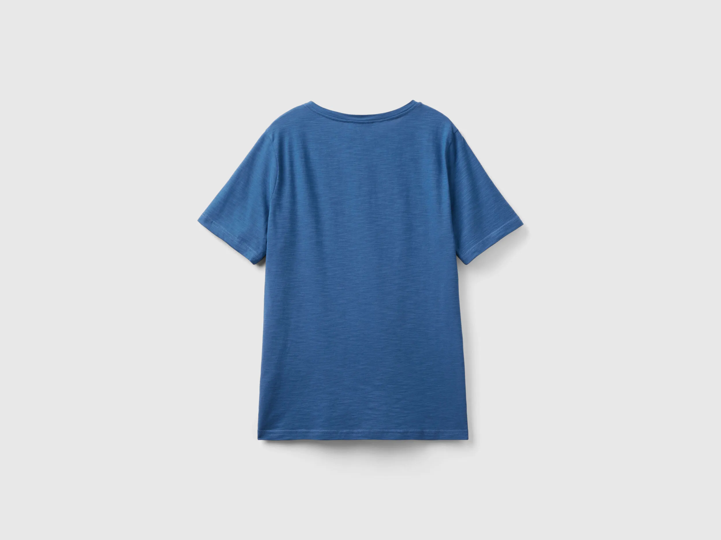 Camiseta de cuello redondo de algodón flameado