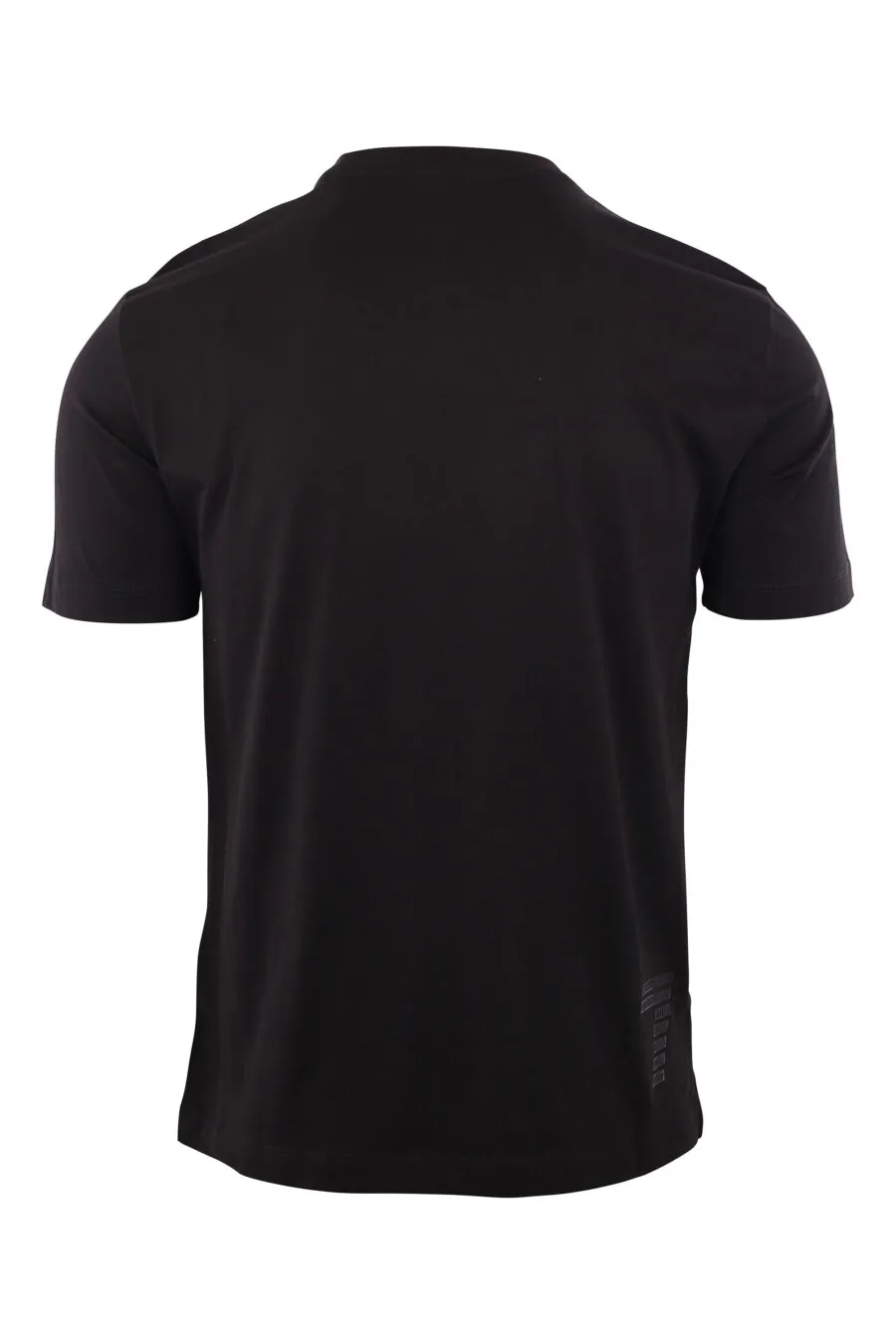 Camiseta negra con maxilogo 