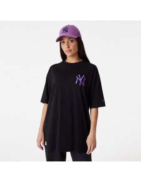 CAMISETA NEW ERA NEGRA LOGO PEQUEñO  ECOOL