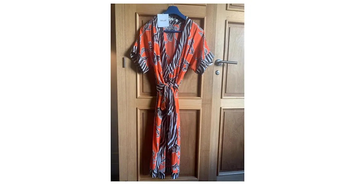 Diane Von Furstenberg Vestido ajustado Negro Blanco Naranja 