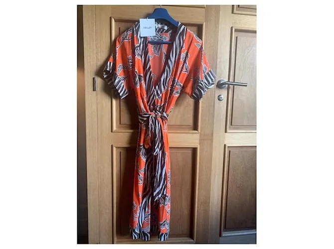 Diane Von Furstenberg Vestido ajustado Negro Blanco Naranja 