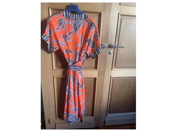 Diane Von Furstenberg Vestido ajustado Negro Blanco Naranja 