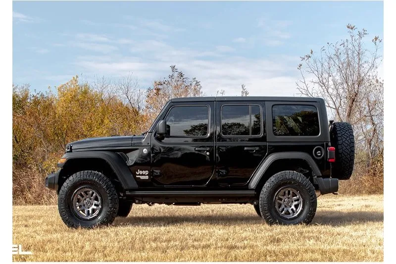 LLANTA DE ALEACIóN D701 AMMO MATTE GUNMETAL/BLACK BEAD RING FUEL 9.0X17 ET12 71,5 5X127