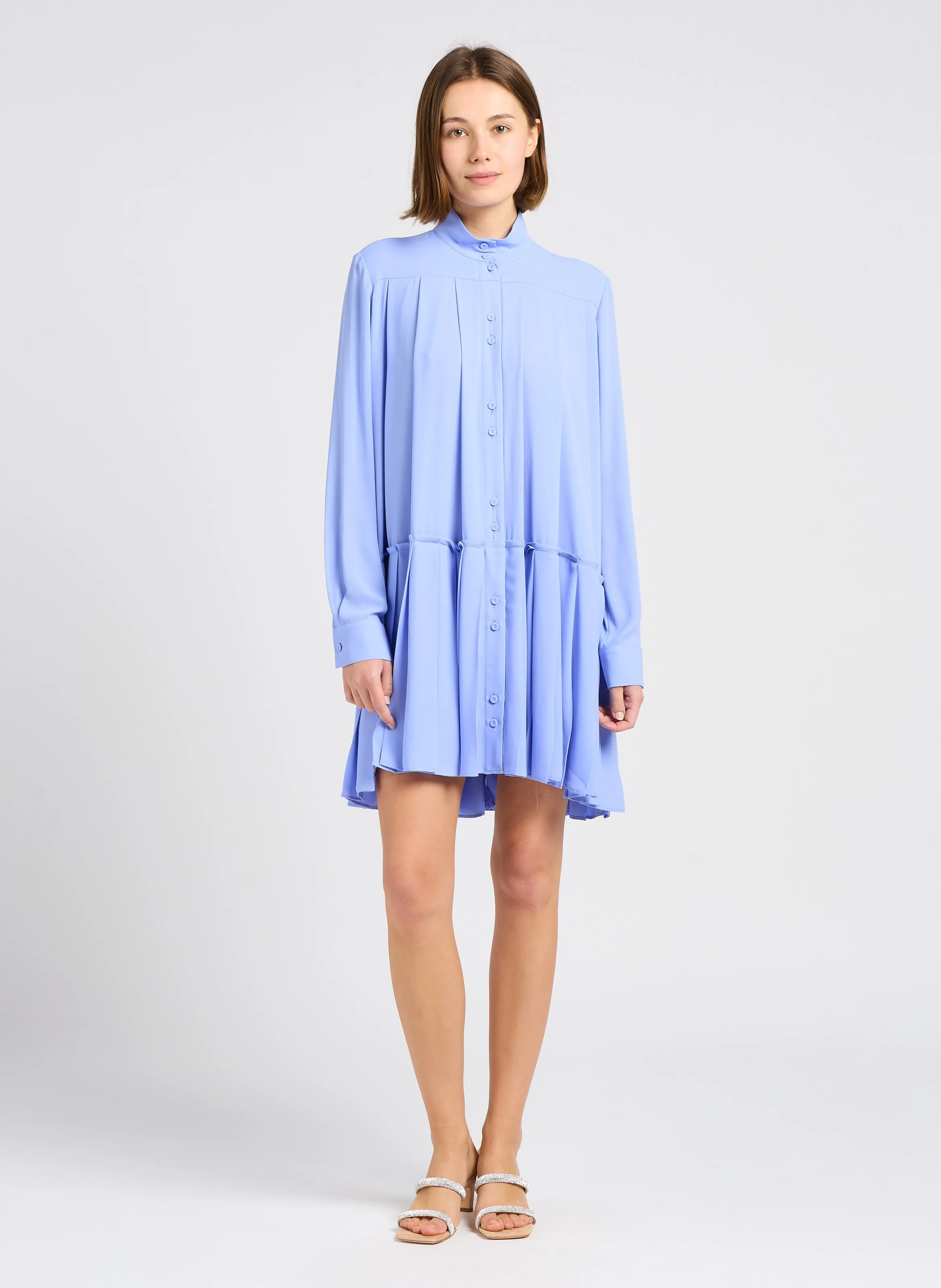 MARGAUX LONNBERG ARDEN  VESTIDO CORTO HOLGADO CON CUELLO ALTO EN VIOLETA
