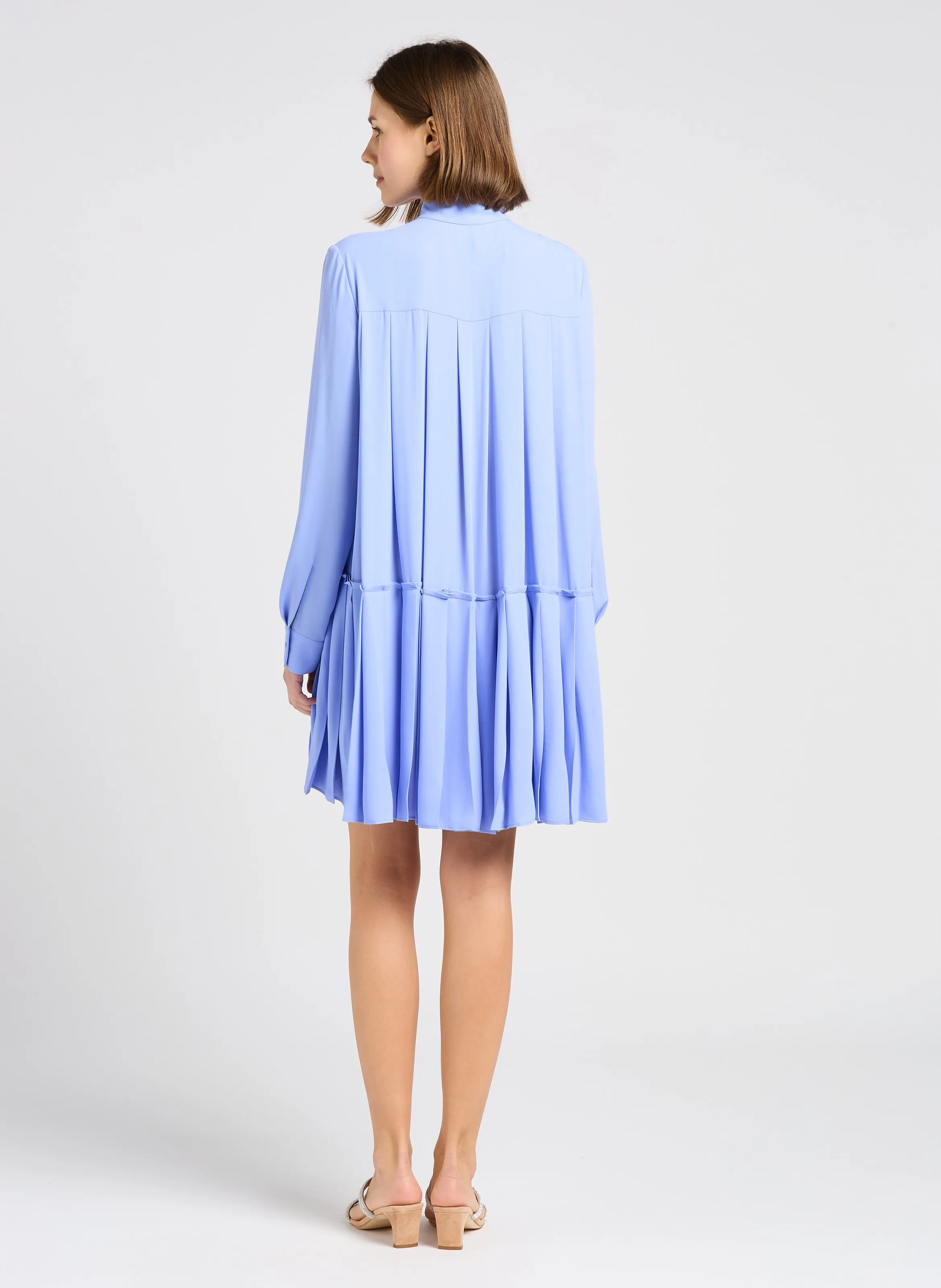 MARGAUX LONNBERG ARDEN  VESTIDO CORTO HOLGADO CON CUELLO ALTO EN VIOLETA