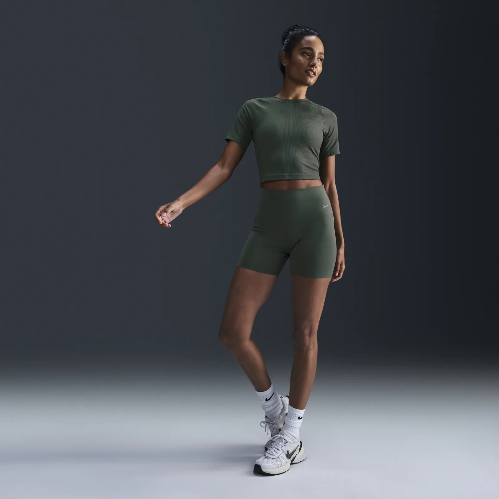 NIKE DRIFIT SHORT SLEEVE CROP TOP