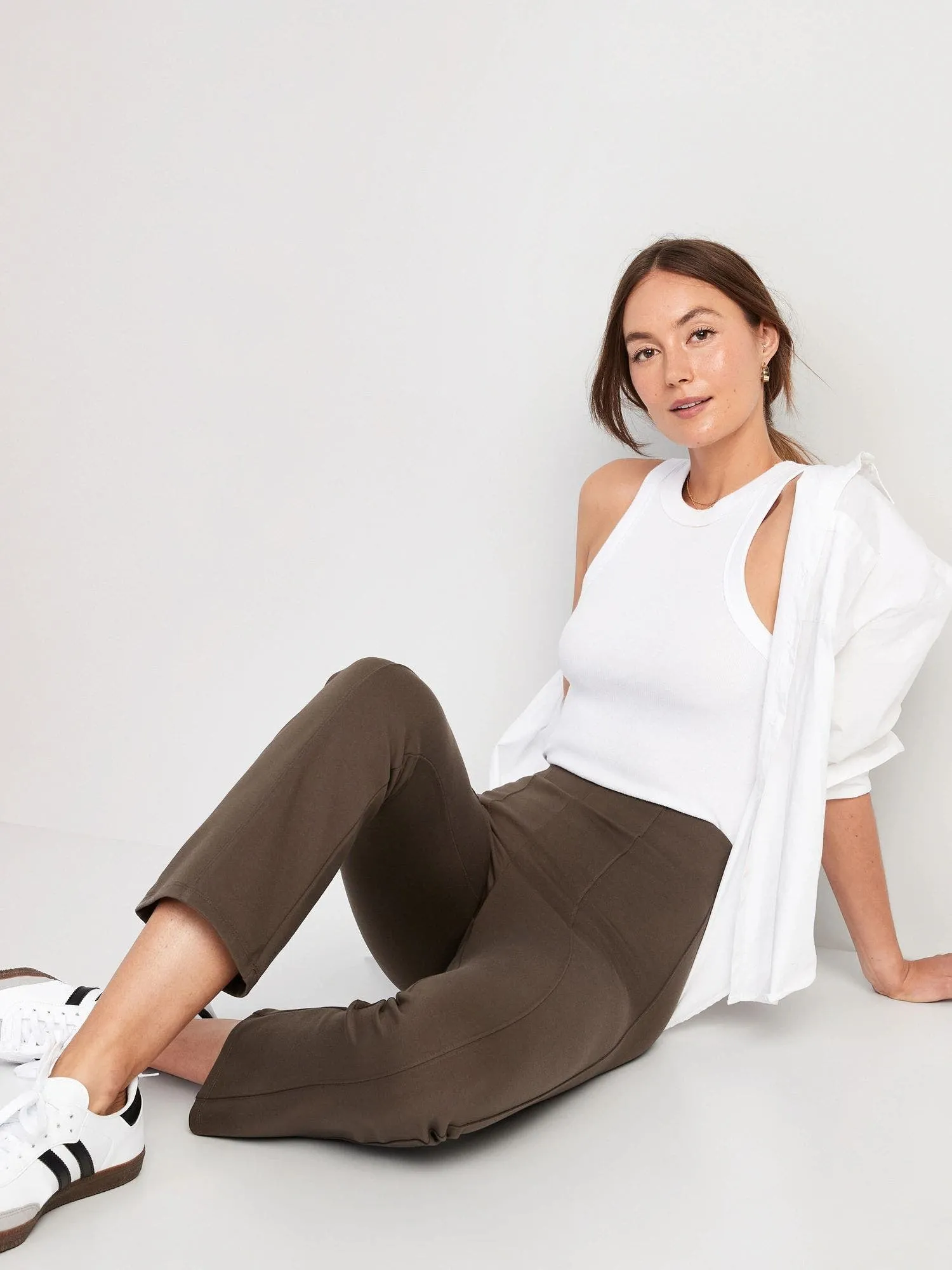 OLD NAVY Pantalón Tiro Extra Alto Old Navy Stevie Flare Mujer