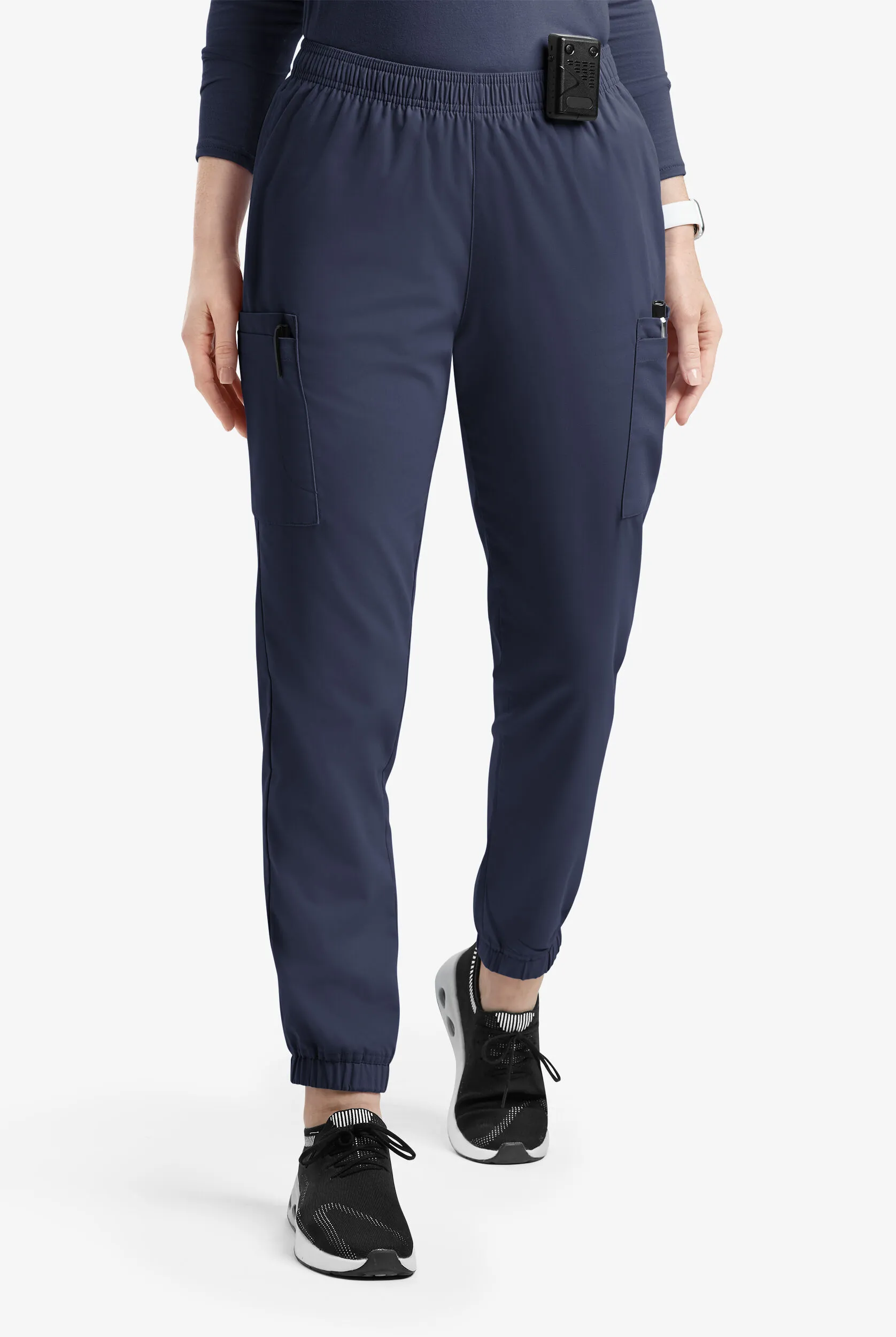 Pantalón médico Strictly Scrubs estilo jogger cargo con piernas pitillo y 7 bolsillos para mujer