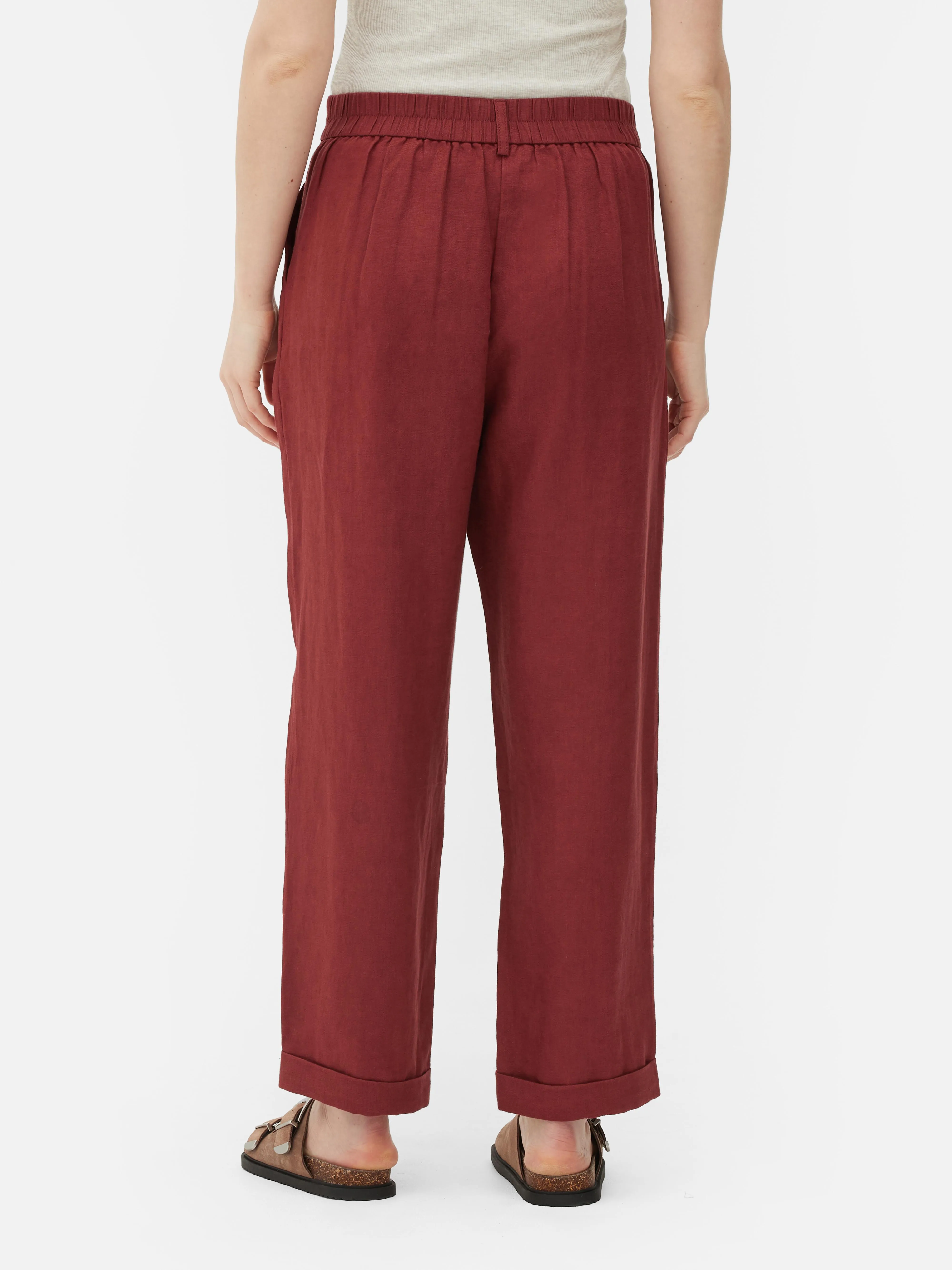 Pantalones de lino con pinzas de The Edit