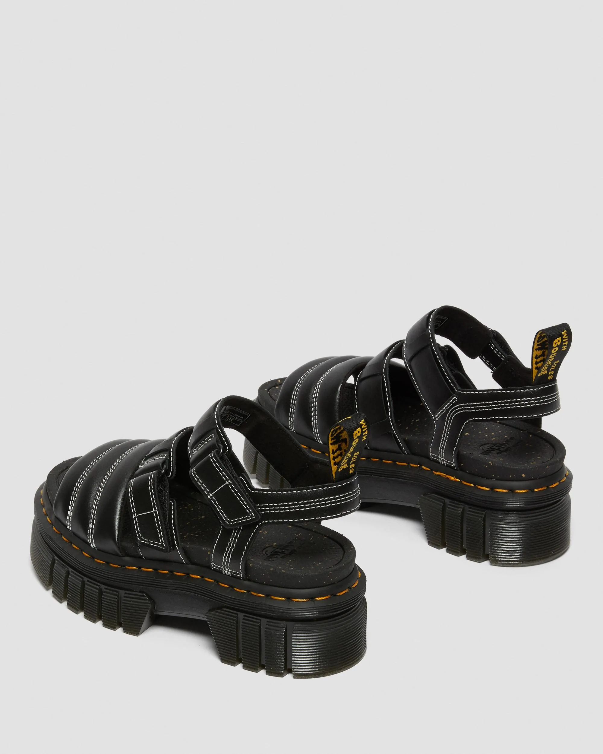 Sandalias Ricki con 3 tiras en piel