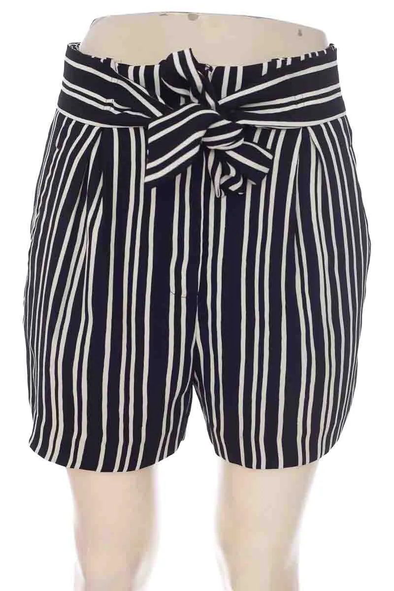 SHORT COLOR NEGRO  H&AMP;M