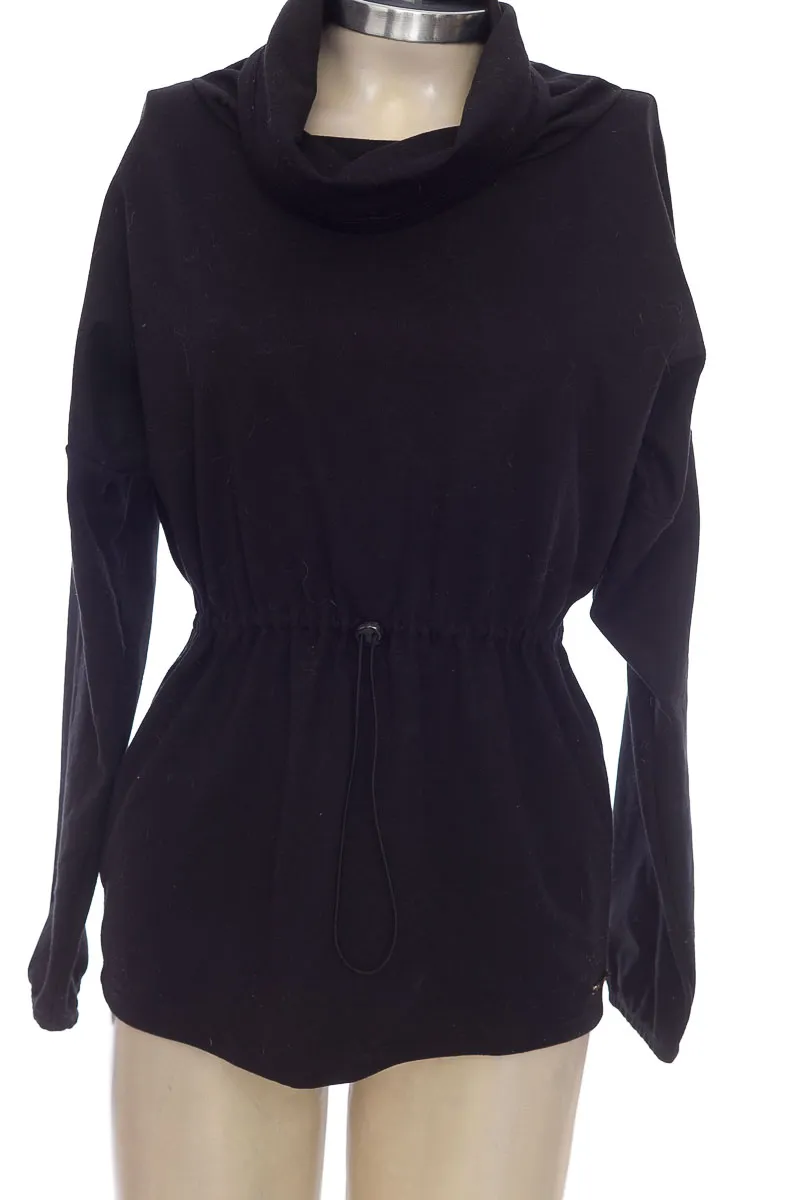 SWEATER COLOR NEGRO  CLOSEANDO