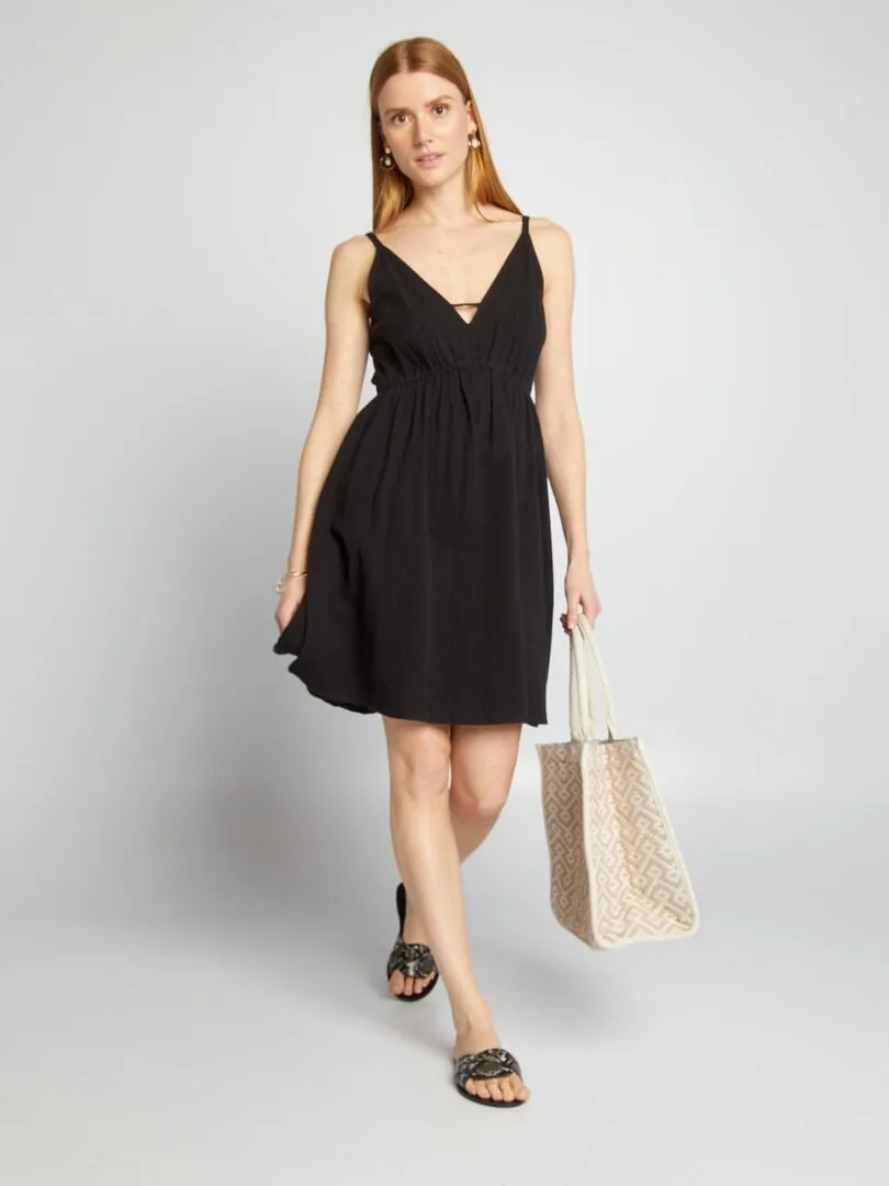 VESTIDO CORTO LISO DE TIRANTES FINOS  NEGRO